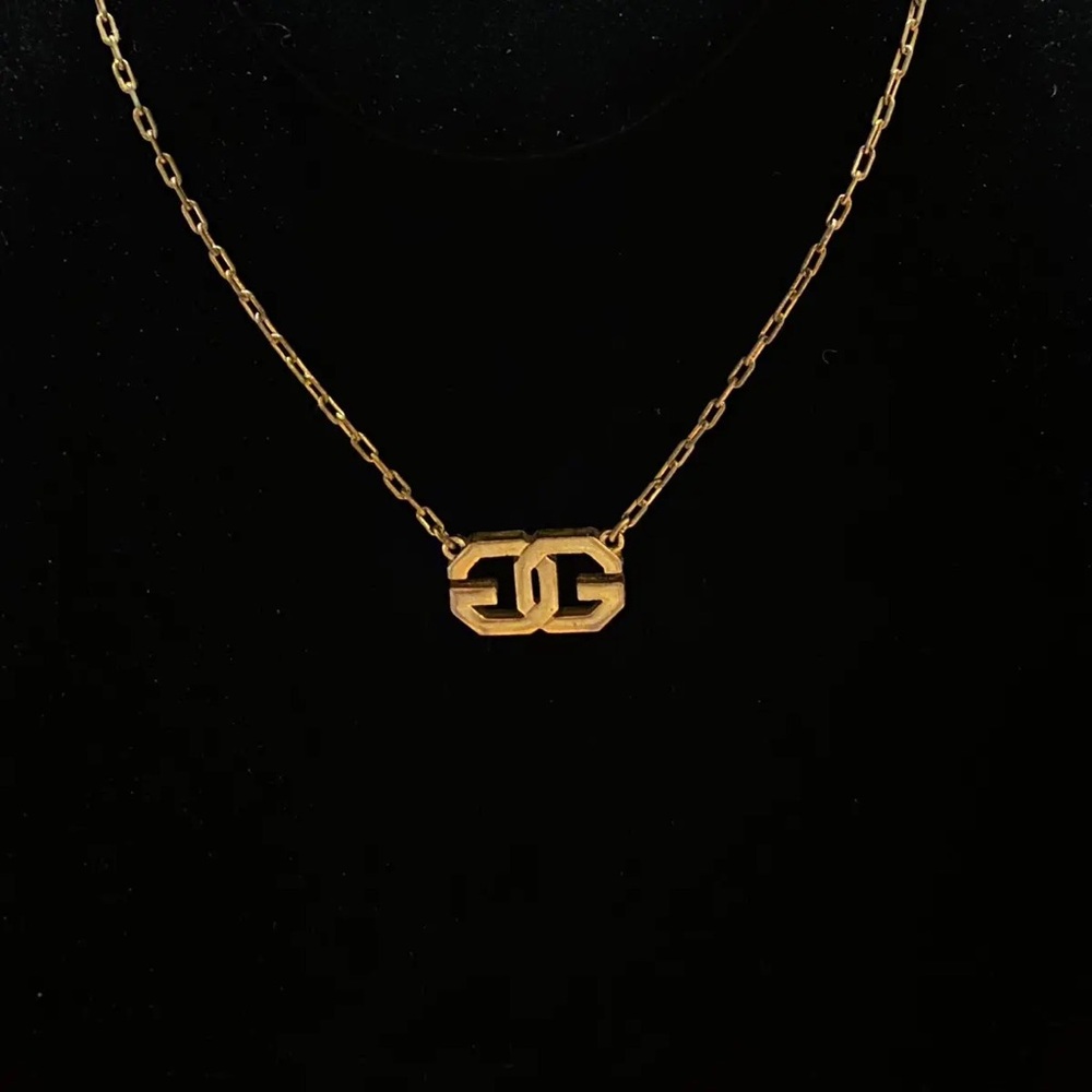Givenchy Gold Necklace with Dainty Chain and Elegant Pendant - Picture 4 of 8